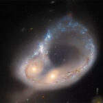 Ảnh sốc từ NASA/ESA: “Cửa sổ” vượt thời gian 2 tỉ năm cho chúng ta?