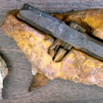 Búa London: Bí ẩn về chiếc búa cổ đại hay trò lừa bịp tinh vi?