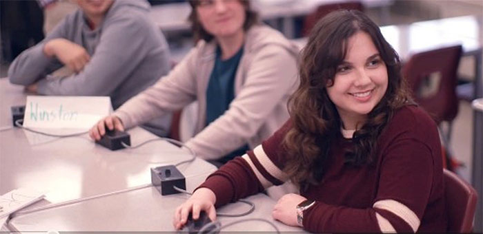 Emily khi tham gia các bài khảo sát với Đại học Northwestern và Đại học bang Texas