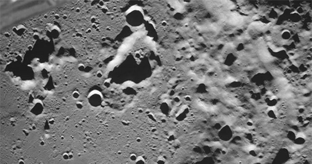 Hình ảnh núi lửa trên Mặt trăng được chụp bởi tàu vũ trụ Luna-25
