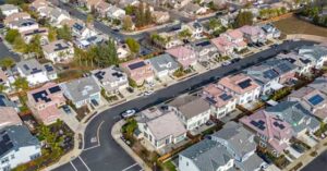 Pin mặt trời khiến giá điện âm ở California