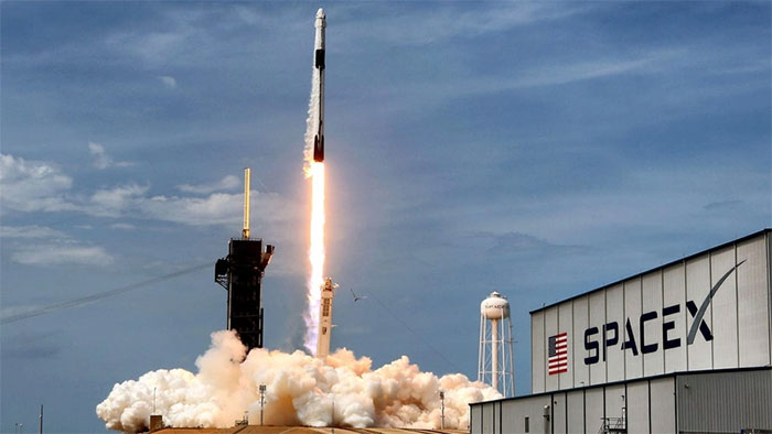 phong-ve-tinh-starlink Kế hoạch của SpaceX sắp tới là phóng 42.000 vệ tinh lên quỹ đạo bằng tên lửa Falcon 9.