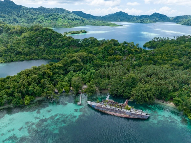 tau-world-discovery-1 Vụ tai nạn đã khiến con tàu khổng lồ mắc kẹt lại Quần đảo Solomon
