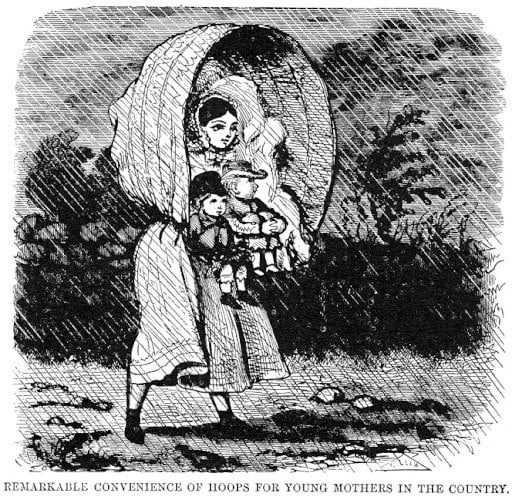 crinoline-2 Thậm chí người ta có thể dùng khung thép ấy để thay áo mưa. Tiện vô cùng...