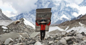 Phía sau năng lực phi thường của người Sherpa trên đỉnh Himalaya