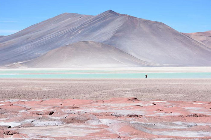 sa-mac-atacama Sa mạc này nổi tiếng là khô cằn nhất thế giới nhưng có thể nuôi sống hơn 1 triệu người.