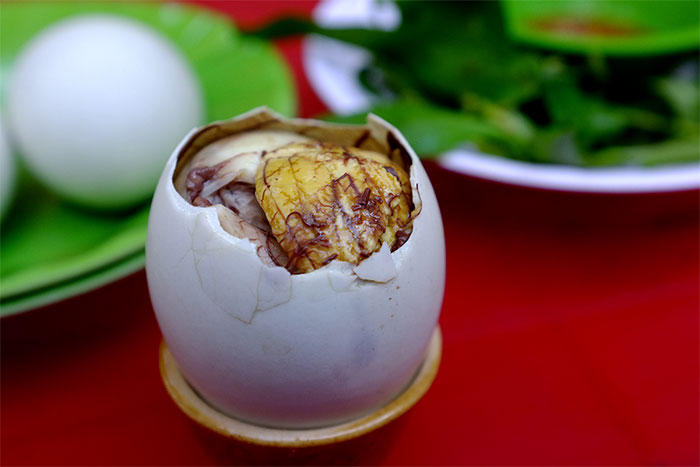 trung-vit-lon-2 Ăn trứng vịt lộn vào buổi sáng là tốt nhất