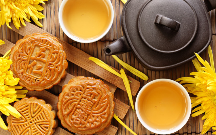 Bánh Trung thu của Trung Quốc thường có hình tròn, tượng trưng cho "đoàn viên", ý nghĩa đó bắt nguồn từ đời nhà Minh. Bánh Trung thu của Trung Quốc thường có hình tròn, tượng trưng cho "đoàn viên", ý nghĩa đó bắt nguồn từ đời nhà Minh.